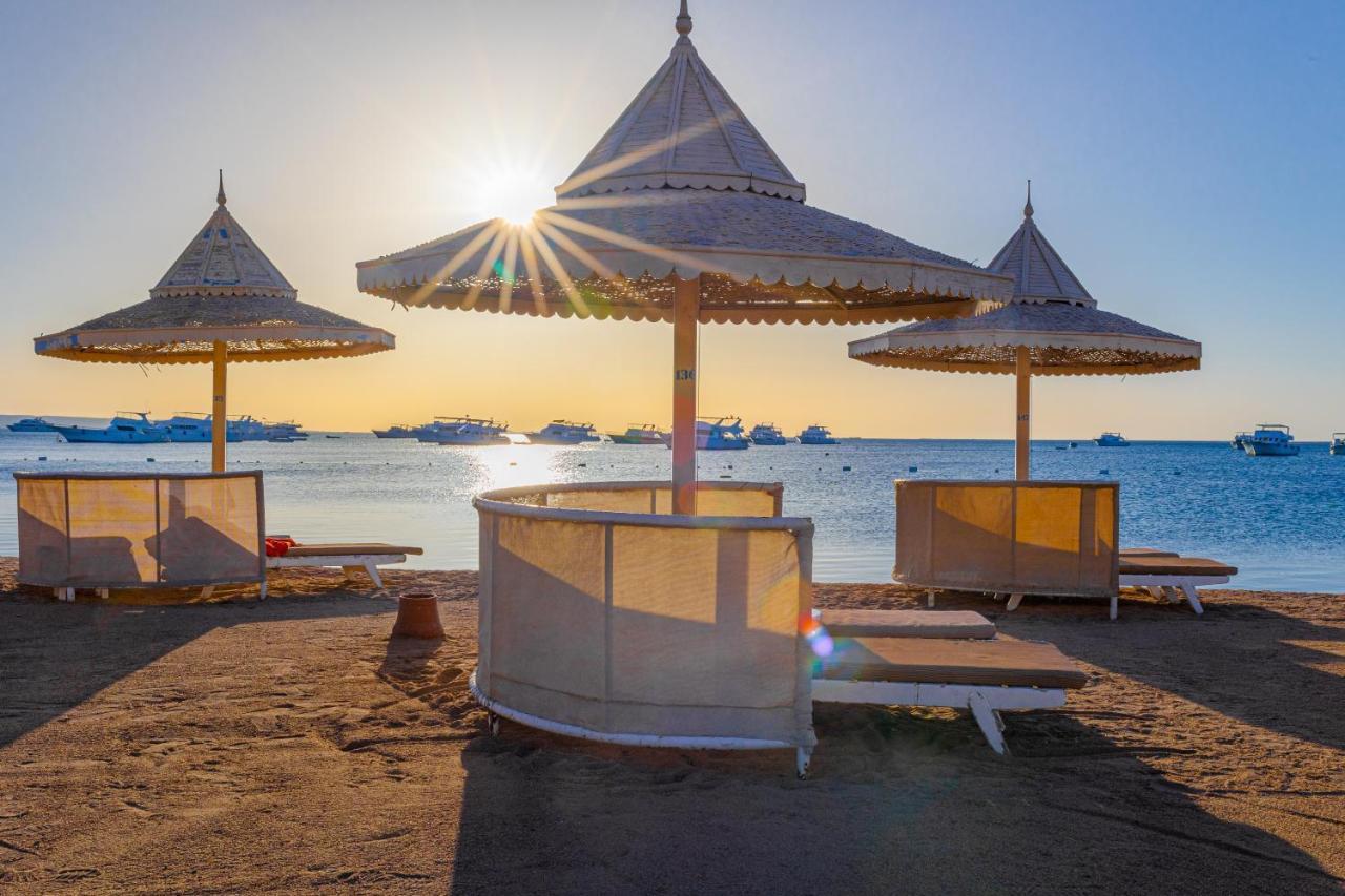 Grand Palace - Couples Only 18 Years Plus (Adults Only) Hurghada Exterior foto Sunset at the beach of El Alamein