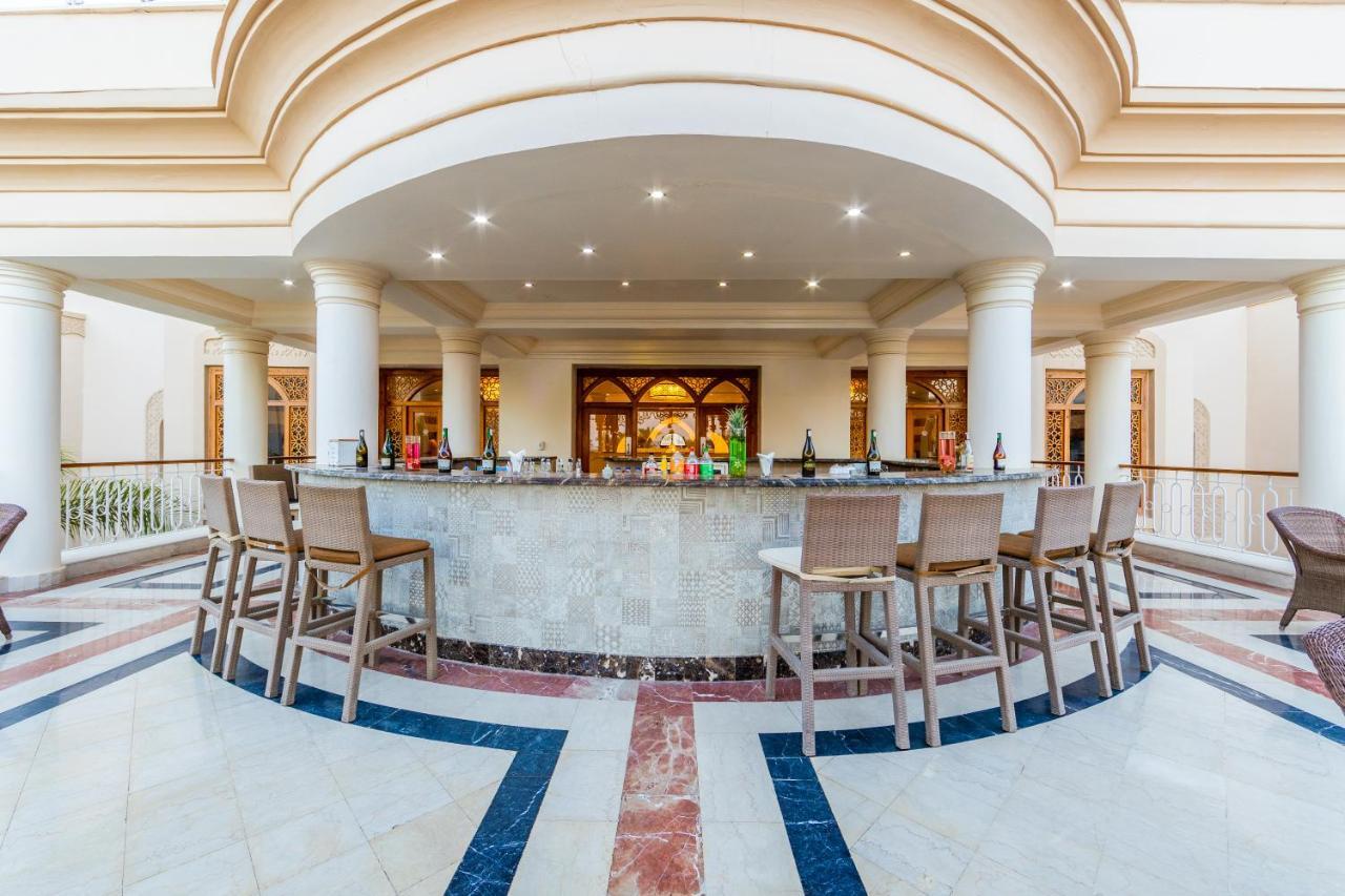 Grand Palace - Couples Only 18 Years Plus (Adults Only) Hurghada Exterior foto The bar at the lobby