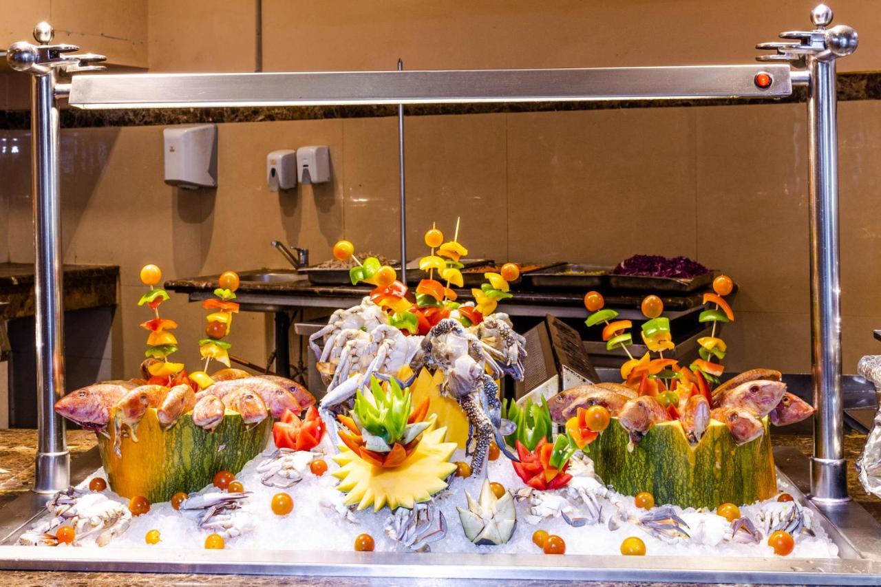 Grand Palace - Couples Only 18 Years Plus (Adults Only) Hurghada Exterior foto A seafood display