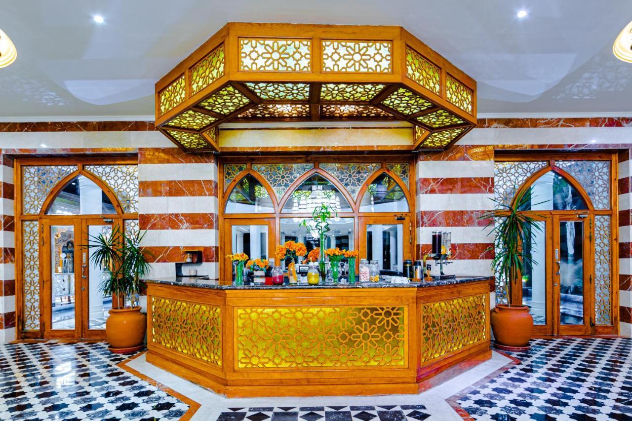 Grand Palace - Couples Only 18 Years Plus (Adults Only) Hurghada Exterior foto The lobby of the hotel