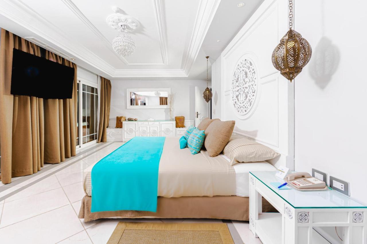 Grand Palace - Couples Only 18 Years Plus (Adults Only) Hurghada Exterior foto A bedroom at the hotel