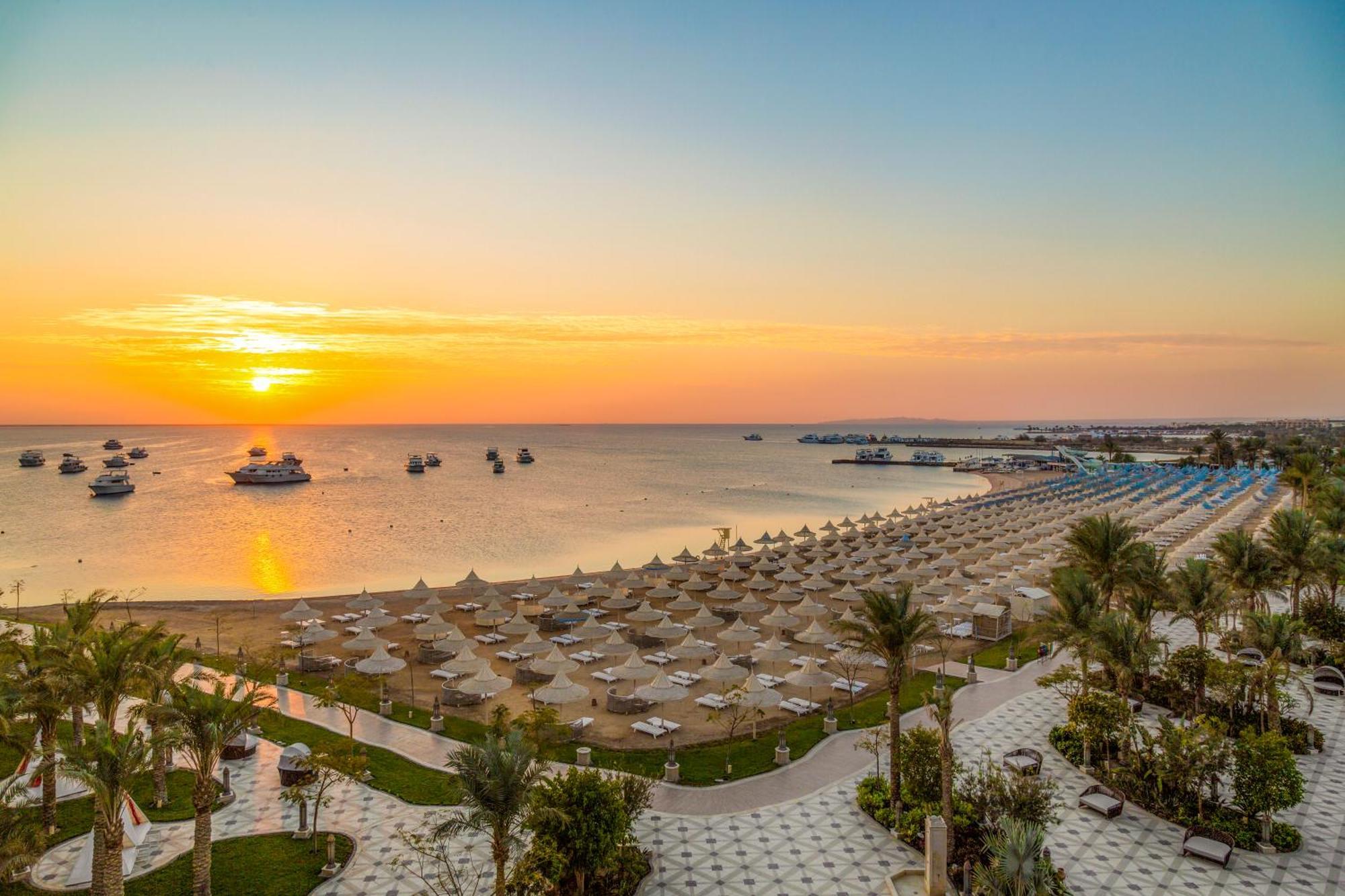 Grand Palace - Couples Only 18 Years Plus (Adults Only) Hurghada Exterior foto Sunset at the Red Sea