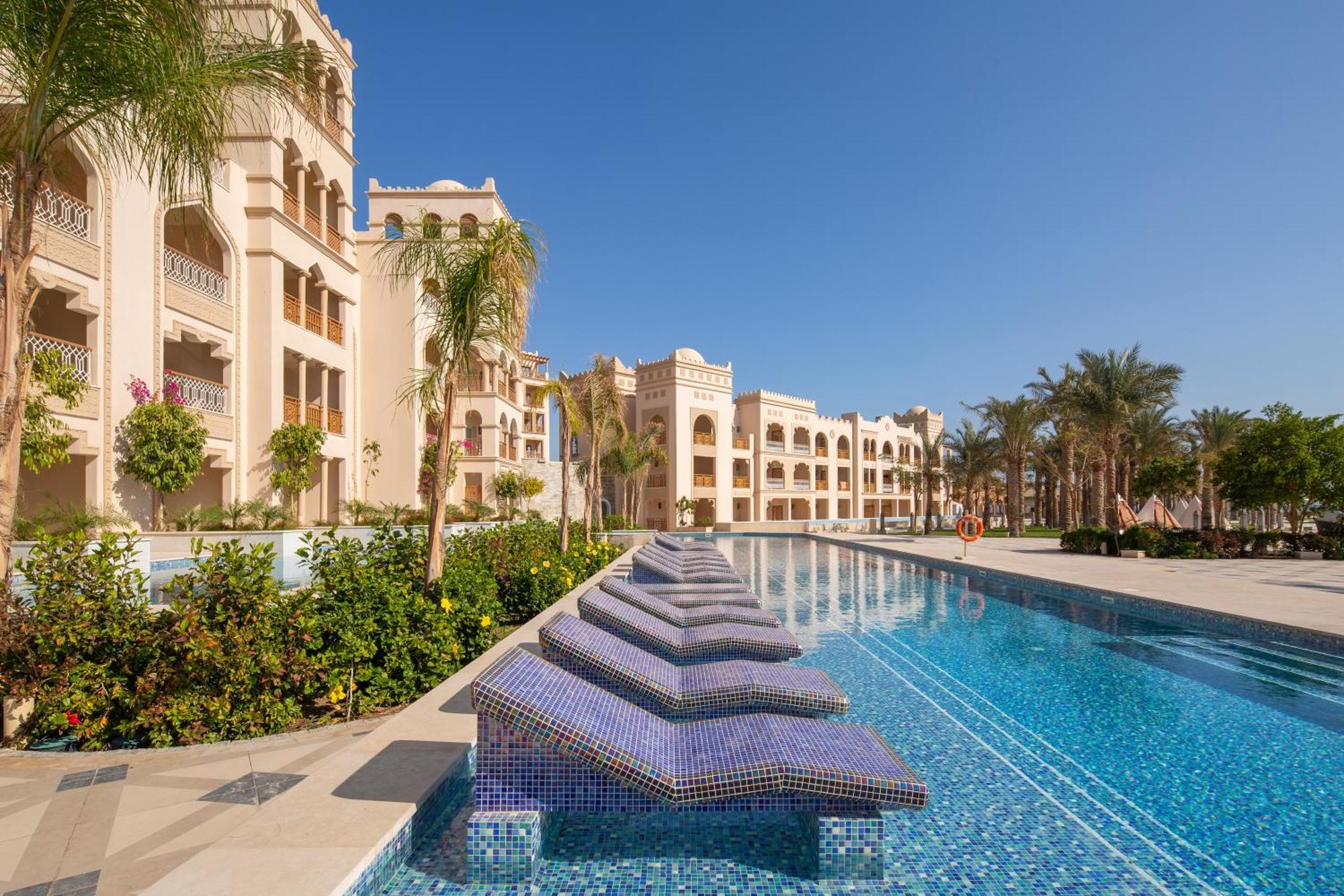 Grand Palace - Couples Only 18 Years Plus (Adults Only) Hurghada Exterior foto The pool at the St Regis